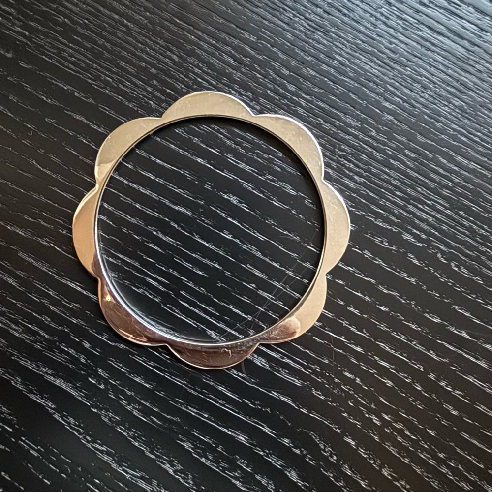Kate Spade Sweetheart Scallop Bracelet Silver